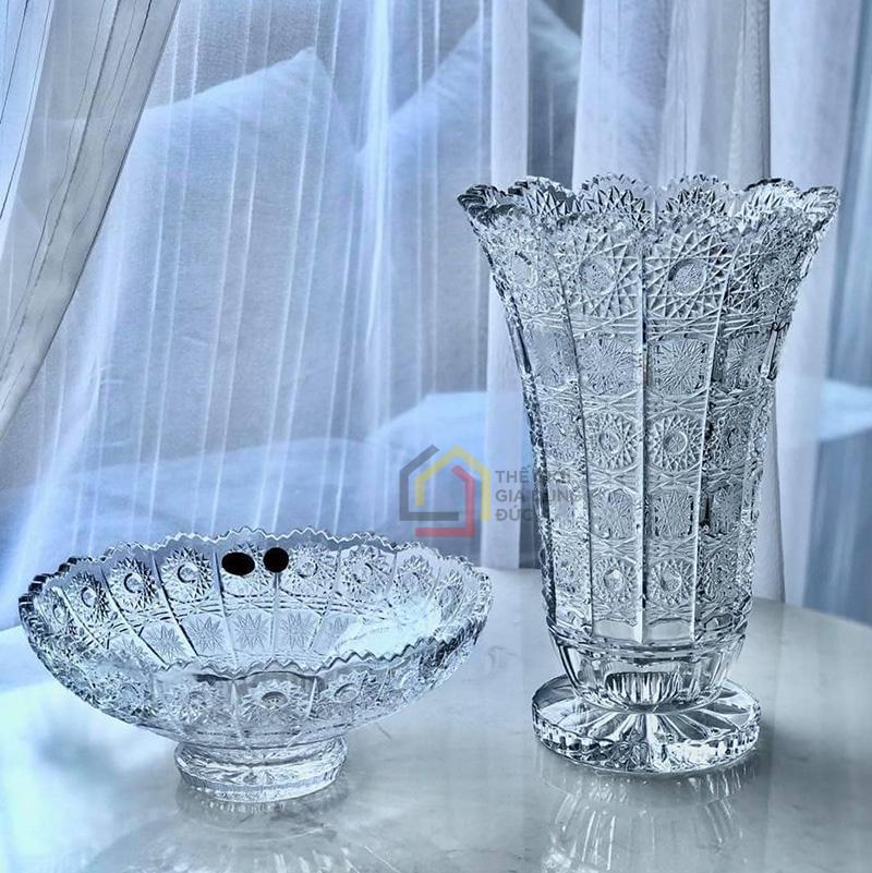 set-lo-hoa-va-mam-bong-bohemia-pha-le-mai-cao-cap (5) Set lọ hoa và mâm bồng Bohemia pha lê mài cao cấp
