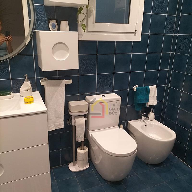 gia-dung-giay-ve-sinh-va-co-toilet-joseph-joseph-75019-easytore-plus-stand-4-in-1-8 Giá đựng giấy vệ sinh và cọ toilet Joseph Joseph 75019 Easytore Plus Stand 4 in 1