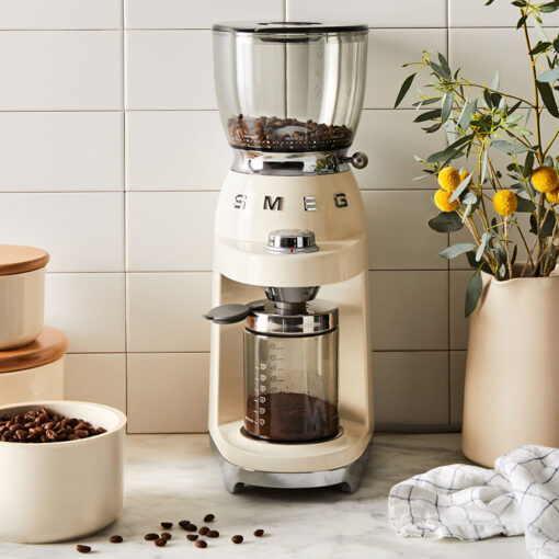 Máy xay hạt cafe Smeg CGF11CREU màu kem