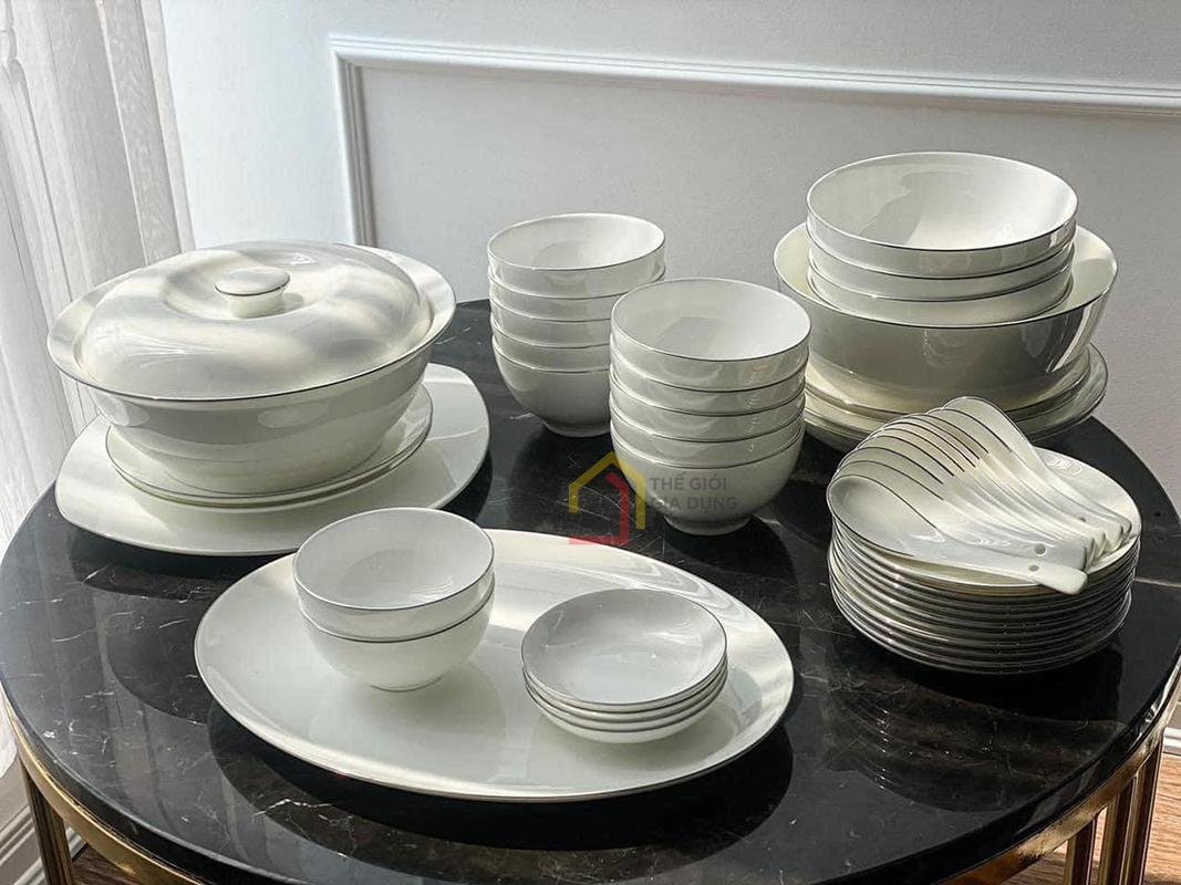 set-bat-su-imperial-50-mon-trang-tron-vien-mep-chi-bac1 Set bát sứ Imperial 50 món trắng trơn viền mép chỉ bạc