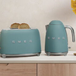 Ấm siêu tốc Smeg KLF03 không chỉnh nhiệt (màu đặc biệt)