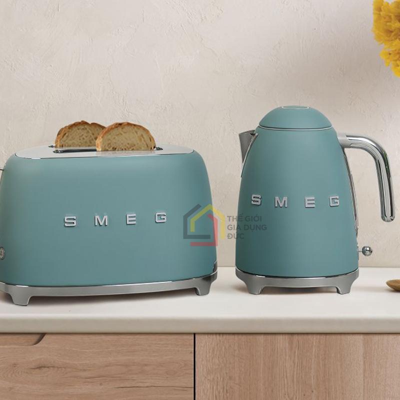 am-sieu-toc-smeg-klf03-khong-chinh-nhiet-mau-dac-biet17 Ấm siêu tốc Smeg KLF03 không chỉnh nhiệt (màu đặc biệt)