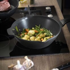 Chảo sâu lòng Tefal Robusto 28cm có miệng rót