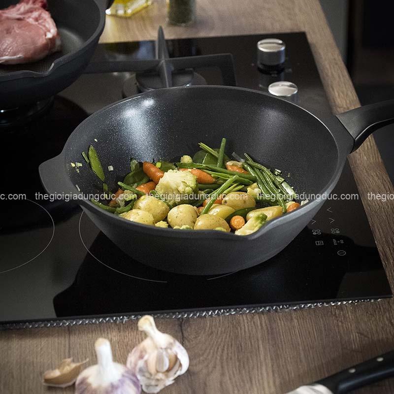 chao-sau-long-tefal-robusto-28cm-duc-nguyen-khoi (2) Chảo sâu lòng Tefal Robusto 28cm có miệng rót