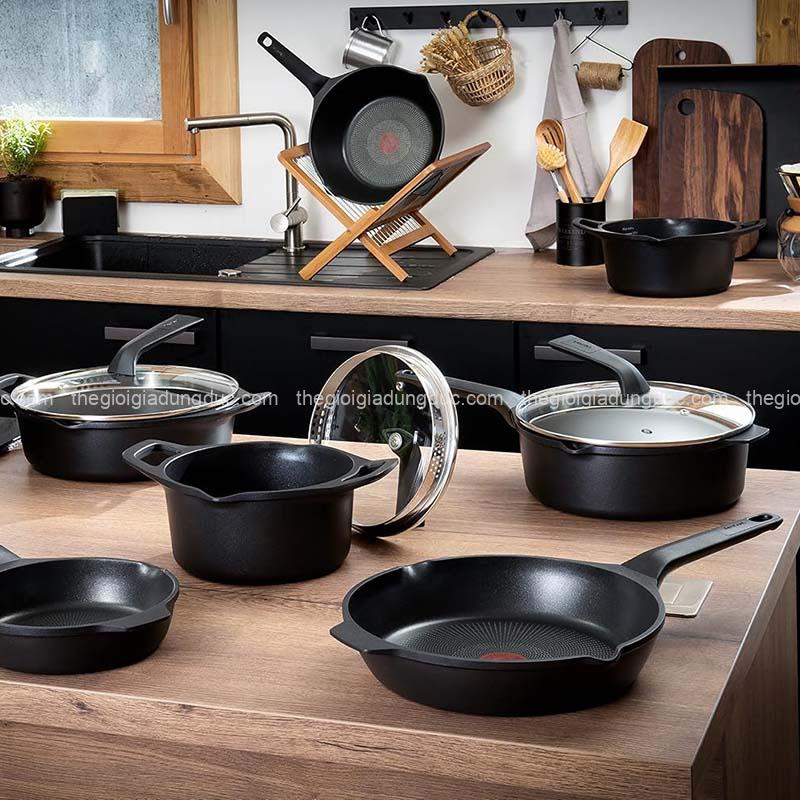 chao-sau-long-tefal-robusto-28cm-duc-nguyen-khoi (7) Chảo sâu lòng Tefal Robusto 28cm có miệng rót