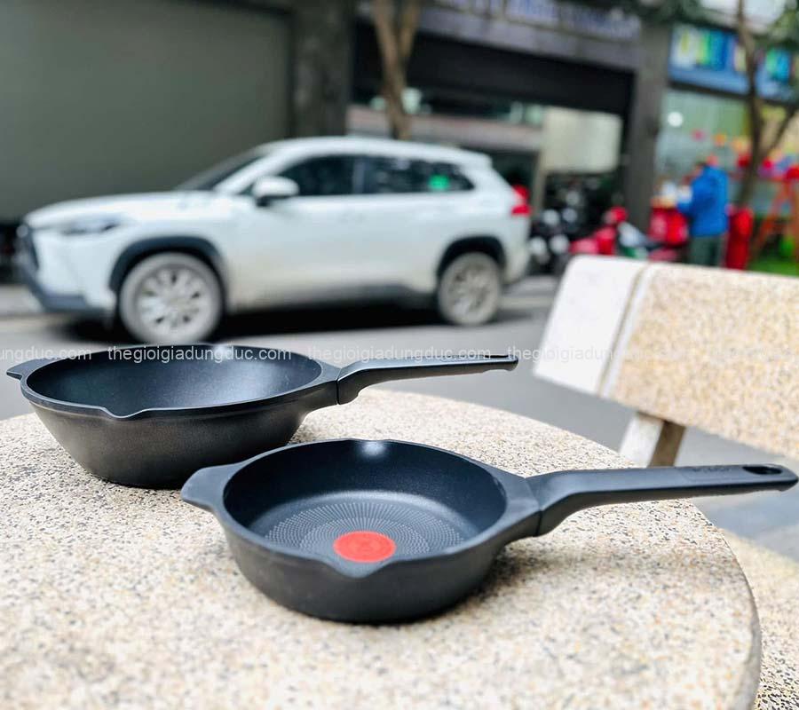 chao-sau-long-tefal-robusto-28cm-duc-nguyen-khoi (9) Chảo sâu lòng Tefal Robusto 28cm có miệng rót
