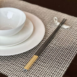 Đũa sợi thủy tinh chuôi bọc lô gô vàng, 1 hộp 10 đôi