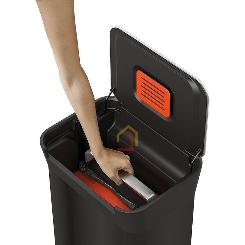 thung-rac-thong-minh-joseph-joseph-30l-titan-trash-compactor-kitchen-bin-black3 Thùng rác thông minh Joseph Joseph 30L Titan Trash Compactor Kitchen Bin