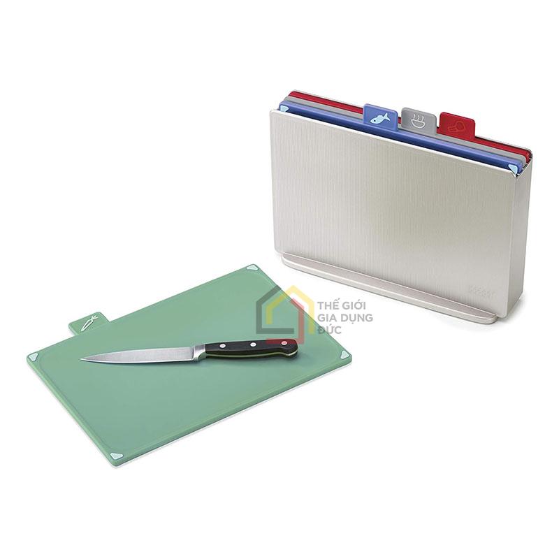 bo-thot-kem-dao-new-joseph-joseph-index-regular-chopping-board-silver-60131-1 Bộ thớt kèm dao New Joseph Joseph Index Regular Chopping Board Silver (60131)