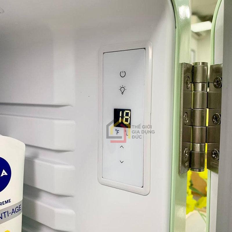 tu-lanh-dung-my-pham-va-do-uong-hck-48l (8) Tủ lạnh đựng mỹ phẩm và đồ uống HCK 48L