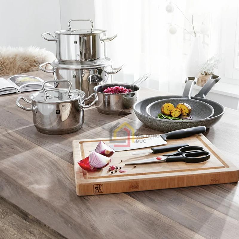 bo-noi-chao-thot-dao-keo-nao-sieu-xin-zwilling-starter-10-mon (2) Bộ nồi, chảo, thớt, dao, kéo, nạo siêu xịn Zwilling Starter 10 món