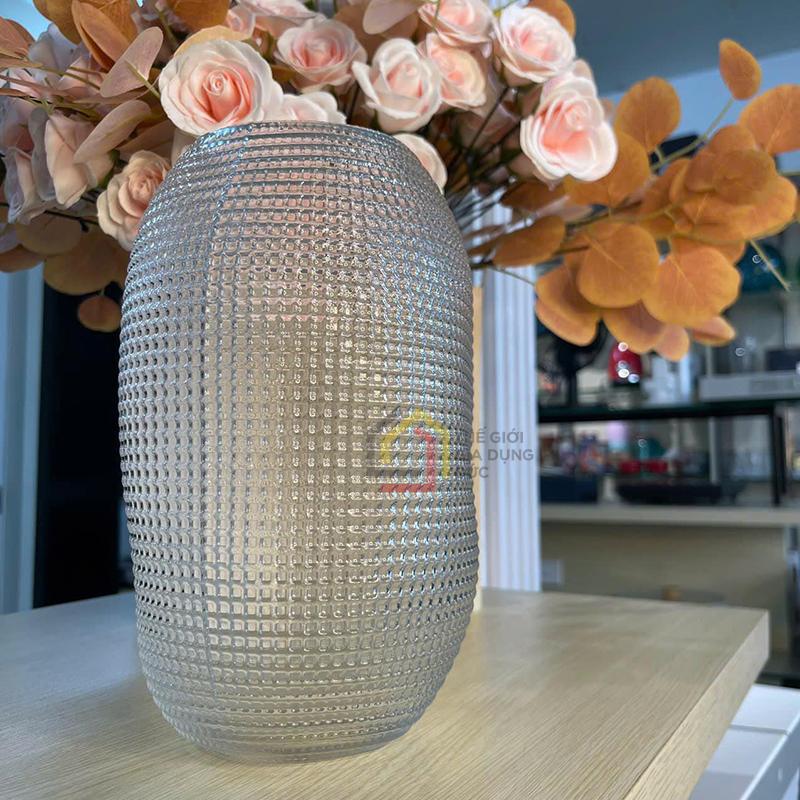 lo-hoa-olive-phong-cach-phap-hoa-tiet-cham-bi-cao-30cm12 Lọ hoa Olive phong cách Pháp hoạ tiết chấm bi cao 30cm