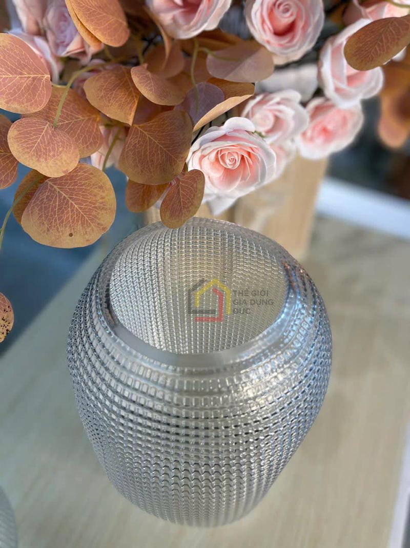 lo-hoa-olive-phong-cach-phap-hoa-tiet-cham-bi-cao-30cm13 Lọ hoa Olive phong cách Pháp hoạ tiết chấm bi cao 30cm