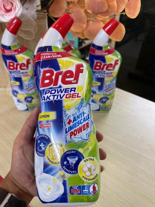 Nước tẩy bồn cầu Bref Power chai 700ml