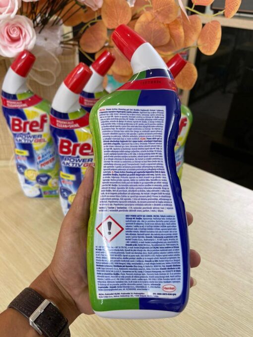 Nước tẩy bồn cầu Bref Power chai 700ml