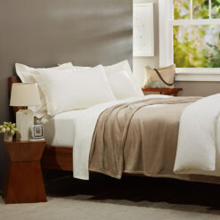 Chăn mềm mại và thanh lịch Amazon Basics 152x127cm