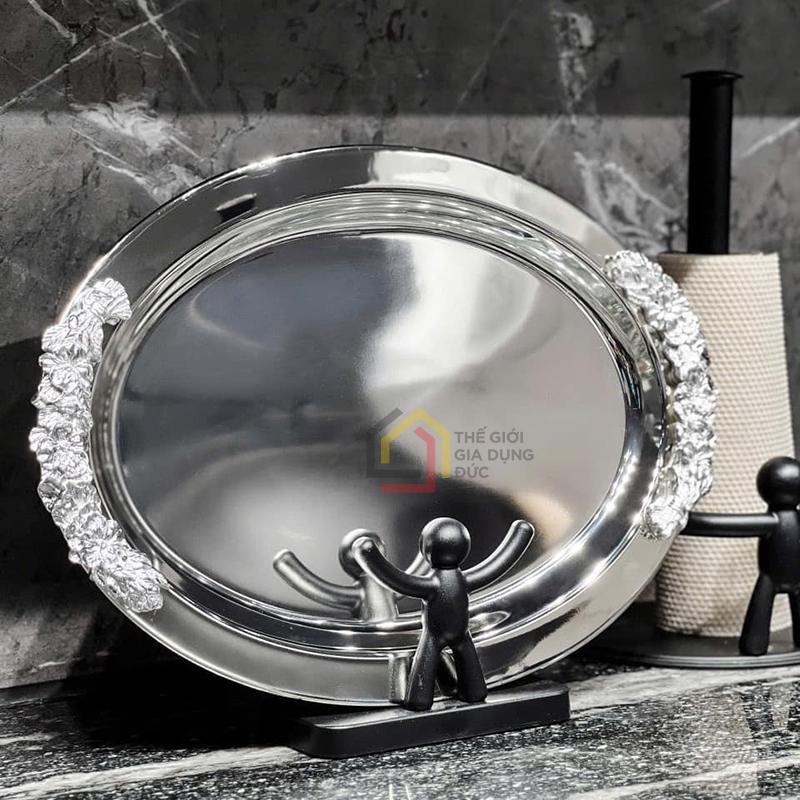 khay-phuc-vu-oval-decor-2-mep-dinh-hoa-ma-bac1 Khay phục vụ Oval decor, 2 mép đính hoa mạ bạc