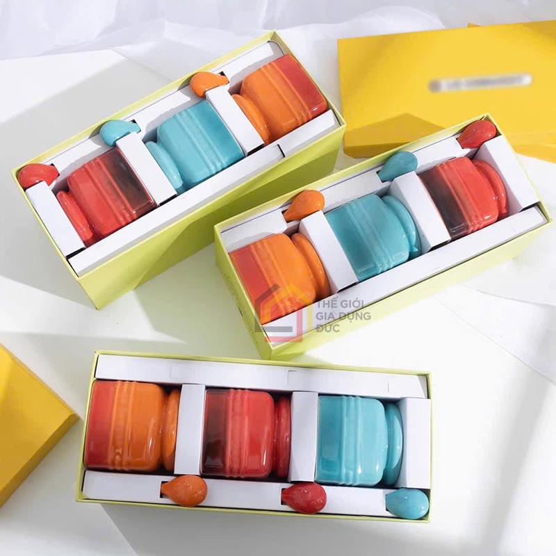 set-3-lo-dung-gia-vi-vuong-le-creuset (10) Set 3 lọ đựng gia vị vuông Le Creuset