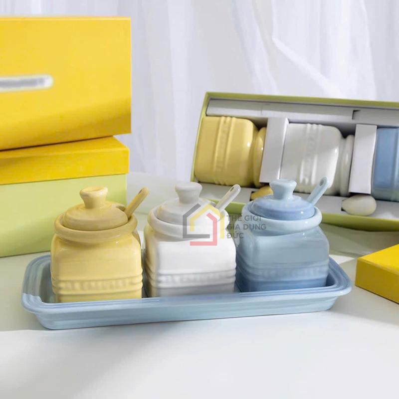 set-3-lo-dung-gia-vi-vuong-le-creuset (12) Set 3 lọ đựng gia vị vuông Le Creuset