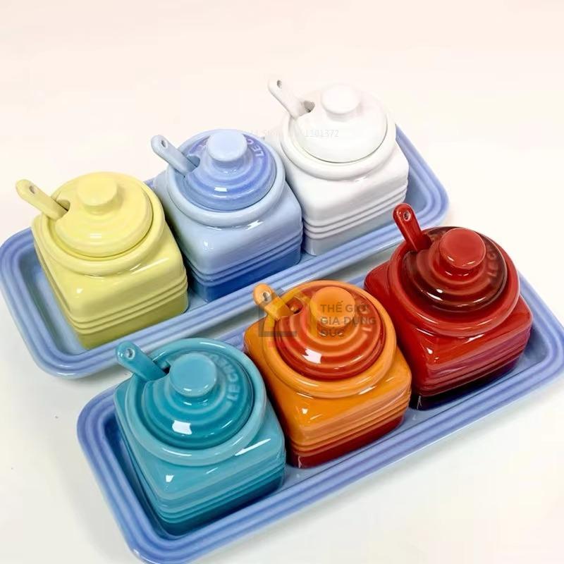 set-3-lo-dung-gia-vi-vuong-le-creuset (2) Set 3 lọ đựng gia vị vuông Le Creuset