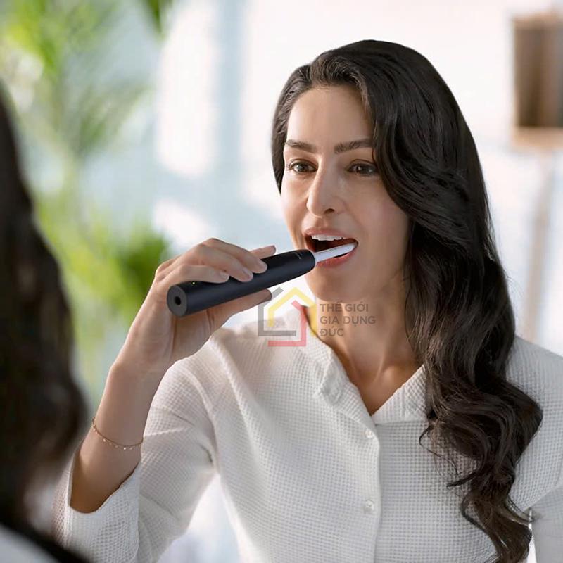 ban-chai-dien-philips-hx3673-14-kem-hop-dung-du-lich (6) Bàn chải điện Philips HX3673/14 kèm hộp đựng du lịch