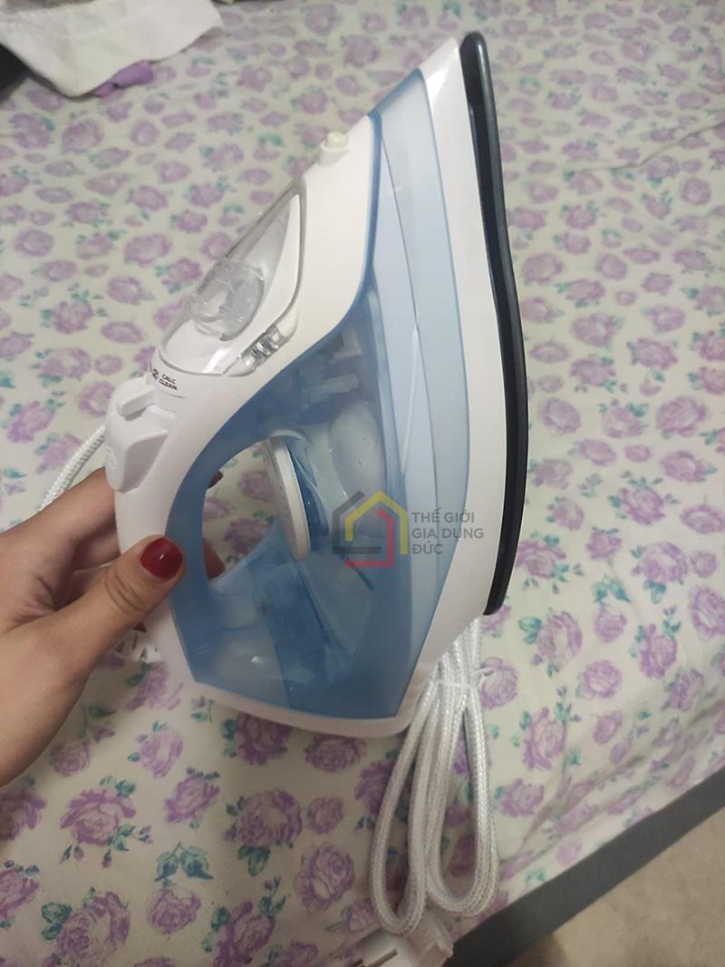 ban-ui-hoi-nuoc-philips-gc1740-20-8 Bàn ủi hơi nước Philips GC1740/20