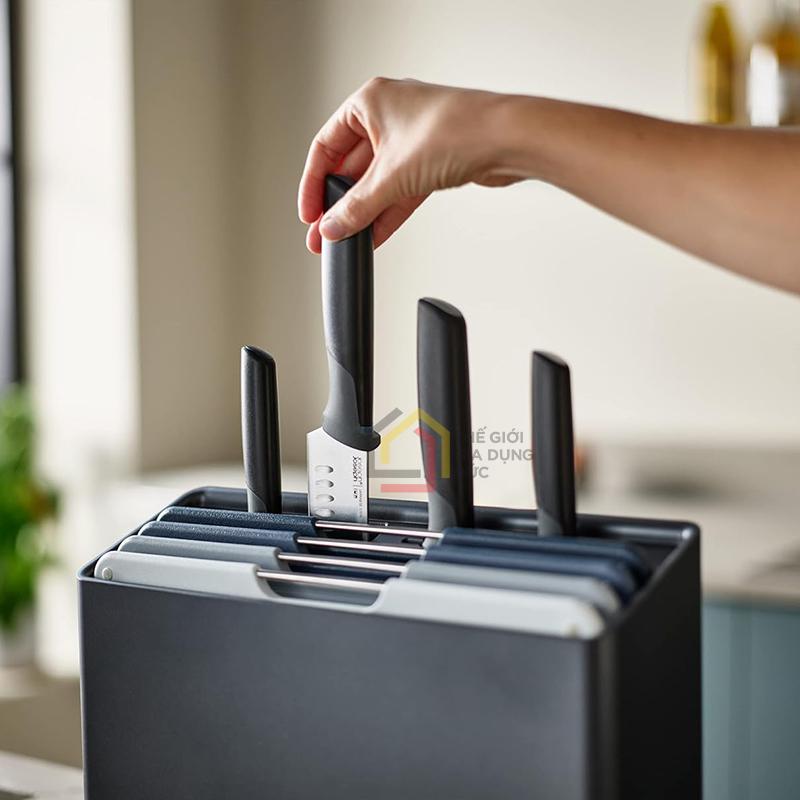 bo-dao-thot-joseph-joseph-folio-plus-60216-8-mon4 Bộ dao thớt Joseph Joseph Folio Plus 60216 8 món