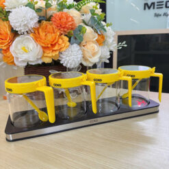 Set 4 hũ đựng gia vị thủy tinh CCKO có tay cầm kèm khay