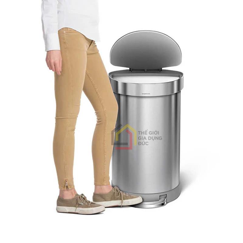 thung-rac-ban-nguyet-simplehuman-45l (5) Thùng rác bán nguyệt Simplehuman 45L