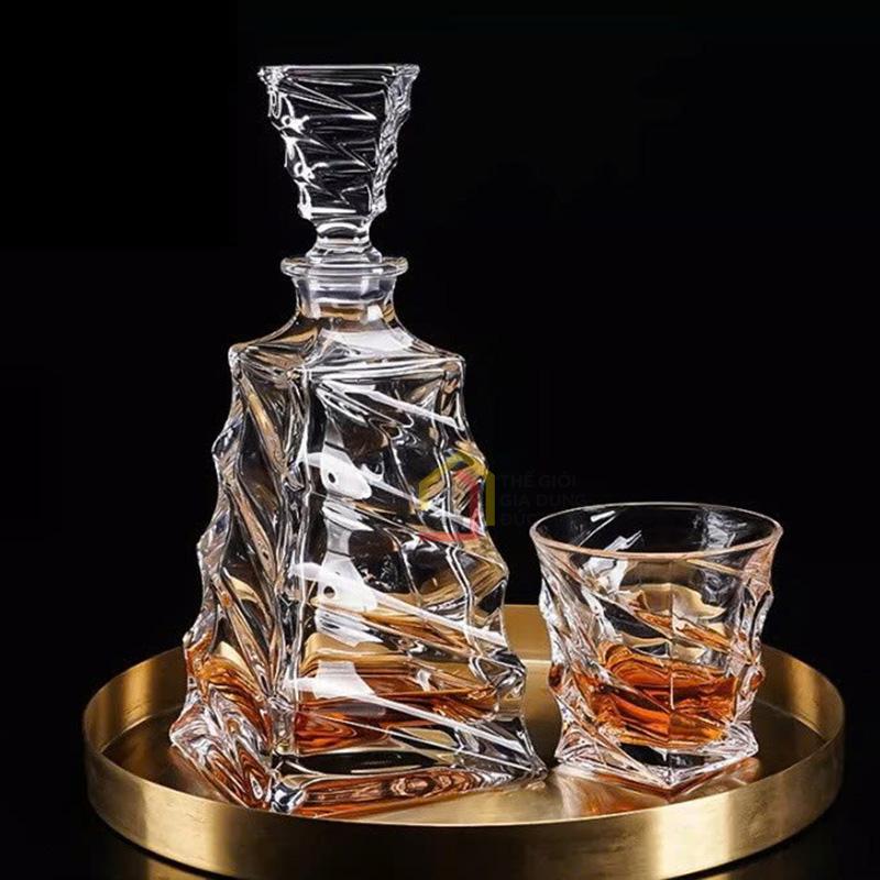 bo-binh-ruou-bohemia-750ml-kem-6-ly-300ml (6) Bộ bình rượu Bohemia 750ml kèm 6 Ly 300ml