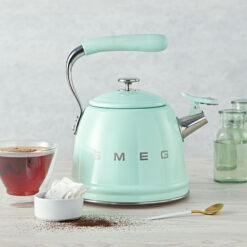 Ấm đun bếp từ SMEG 2,3L có còi