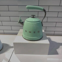 Ấm đun bếp từ SMEG 2.3L có còi