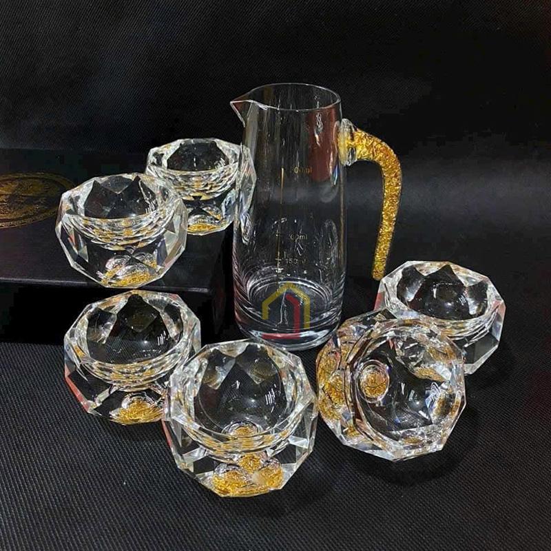 bo-chen-ruou-pha-le-mat-trau-vang-24k-gom-1-binh-300ml6-ly-40ml5 Bộ chén rượu pha lê mắt trâu vàng 24K (gồm 1 bình 300ml+6 ly 40ml)