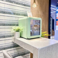 Tủ lạnh mỹ phẩm và đồ uống HCK 48L (màu xanh mint)