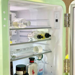 Tủ lạnh mỹ phẩm và đồ uống HCK 48L (màu xanh mint)