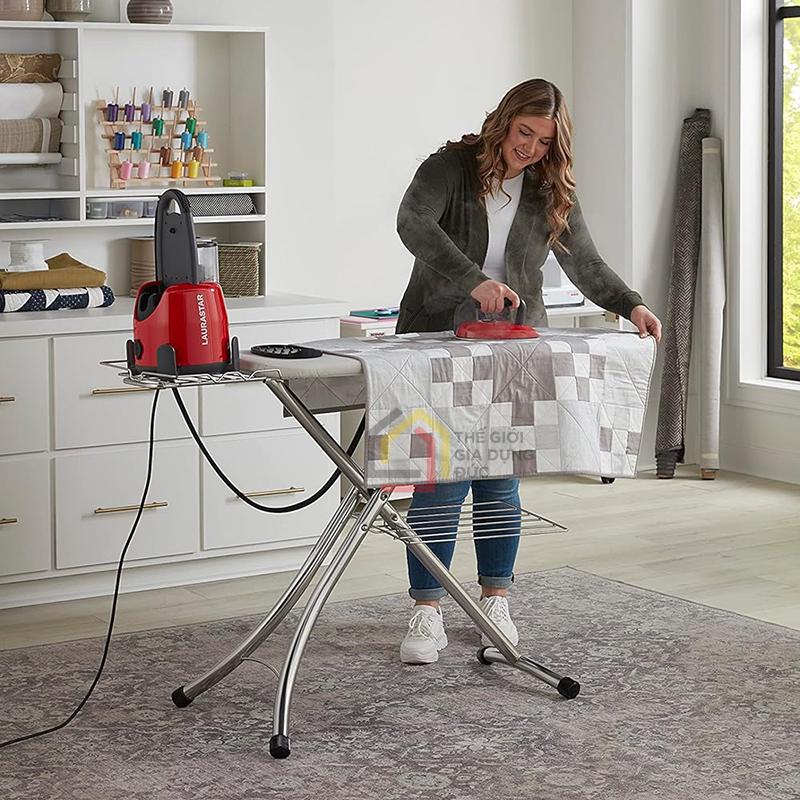 ban-la-cay-hoi-nuoc-laurastar-lift-plus8 Bàn là cây hơi nước LAURASTAR Lift Plus