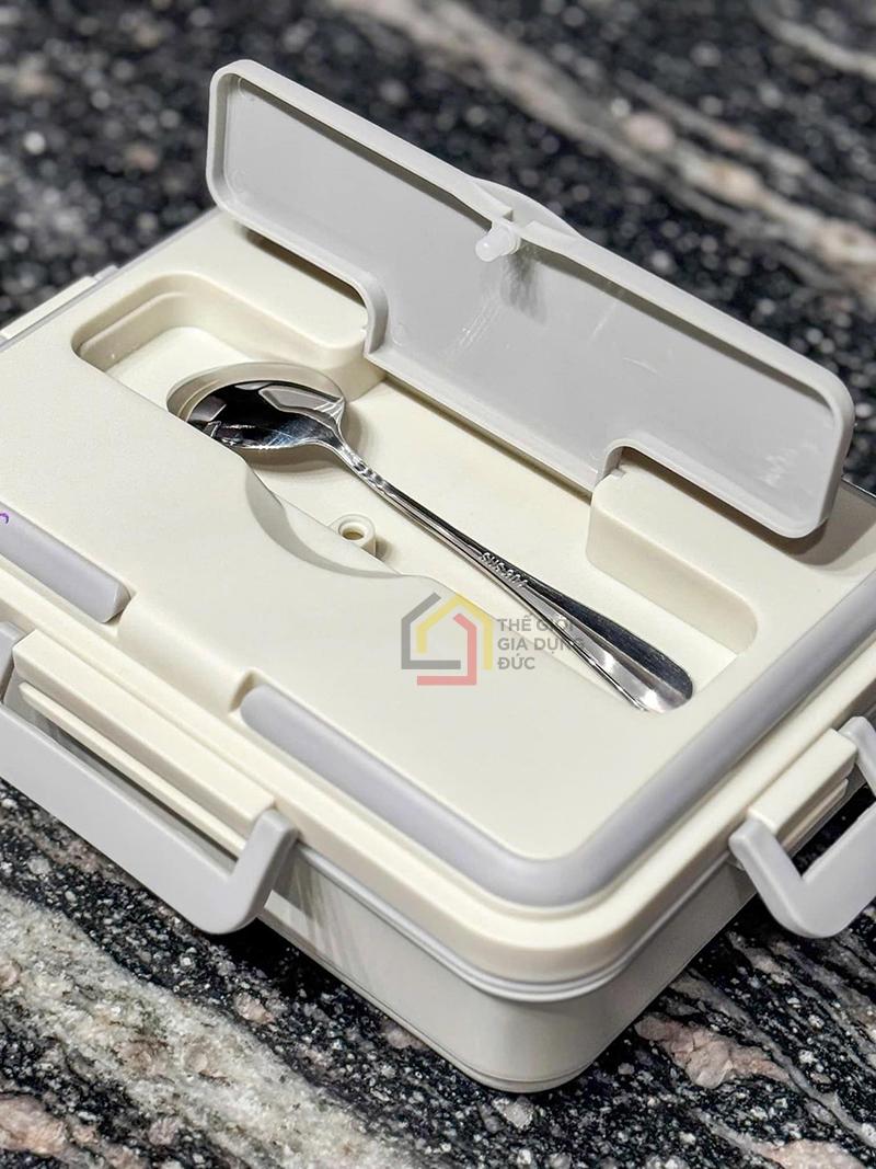 hop-com-cam-dien-3-ngan-inox-2lock-korea5 Hộp cơm cắm điện 3 ngăn inox 2Lock Korea