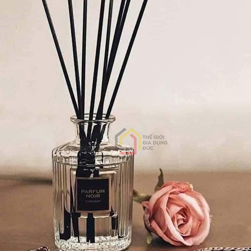 nuoc-hoa-khuech-tan-thom-phong-sawaday-stick-nhat-ban1 Nước hoa khuếch tán thơm phòng Sawaday Stick Nhật Bản