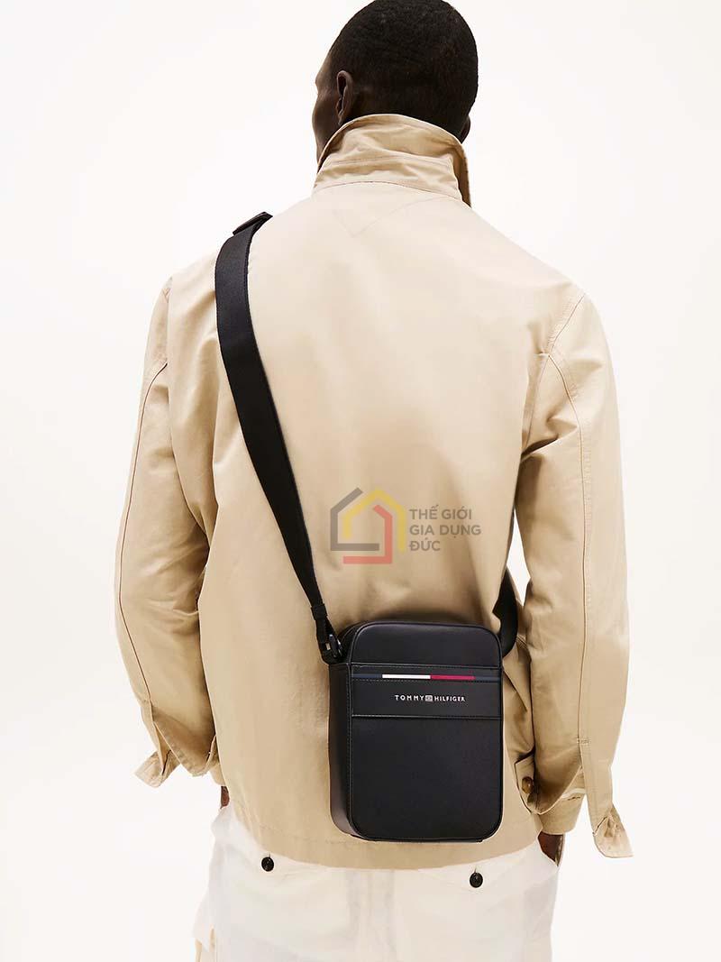 tui-deo-cheo-nam-tommy-hilfiger (2) Túi đeo chéo nam Tommy Hilfiger màu đen