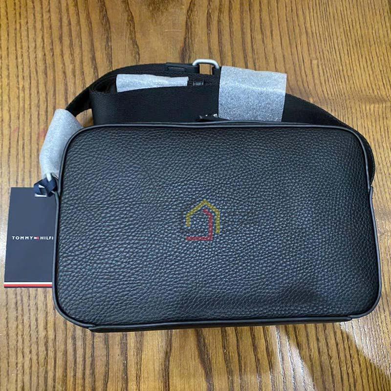 tui-deo-cheo-tommy-24x16x6-cm (2) Túi đeo chéo Tommy (24x16x6cm)