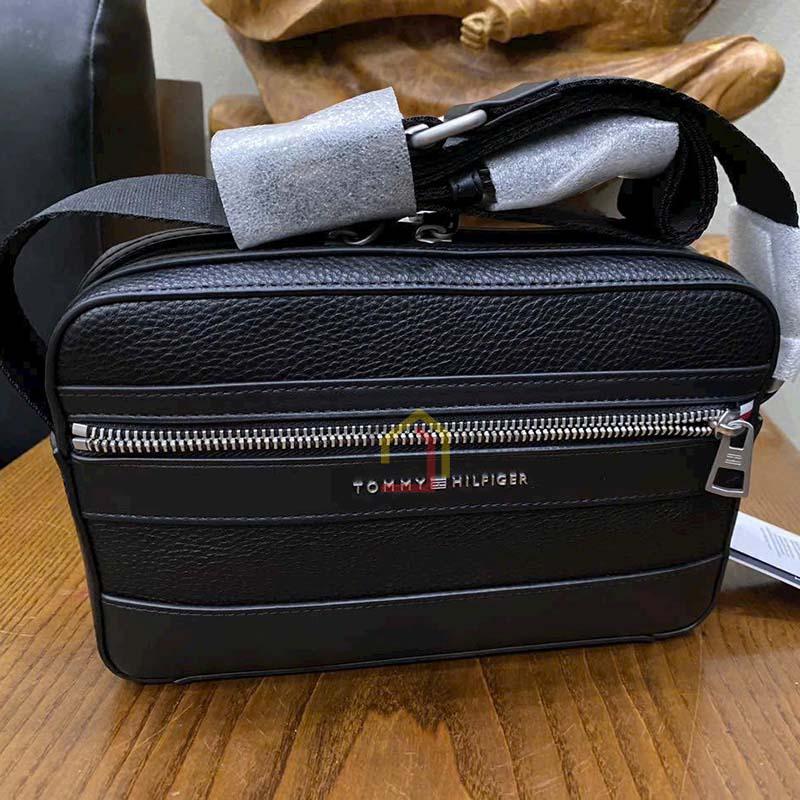tui-deo-cheo-tommy-24x16x6-cm (3) Túi đeo chéo Tommy (24x16x6cm)