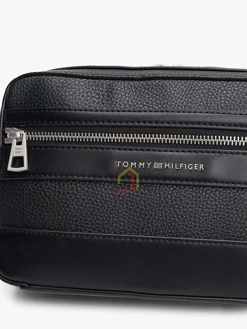 tui-deo-cheo-tommy-24x16x6-cm (6) Túi đeo chéo Tommy (24x16x6cm)