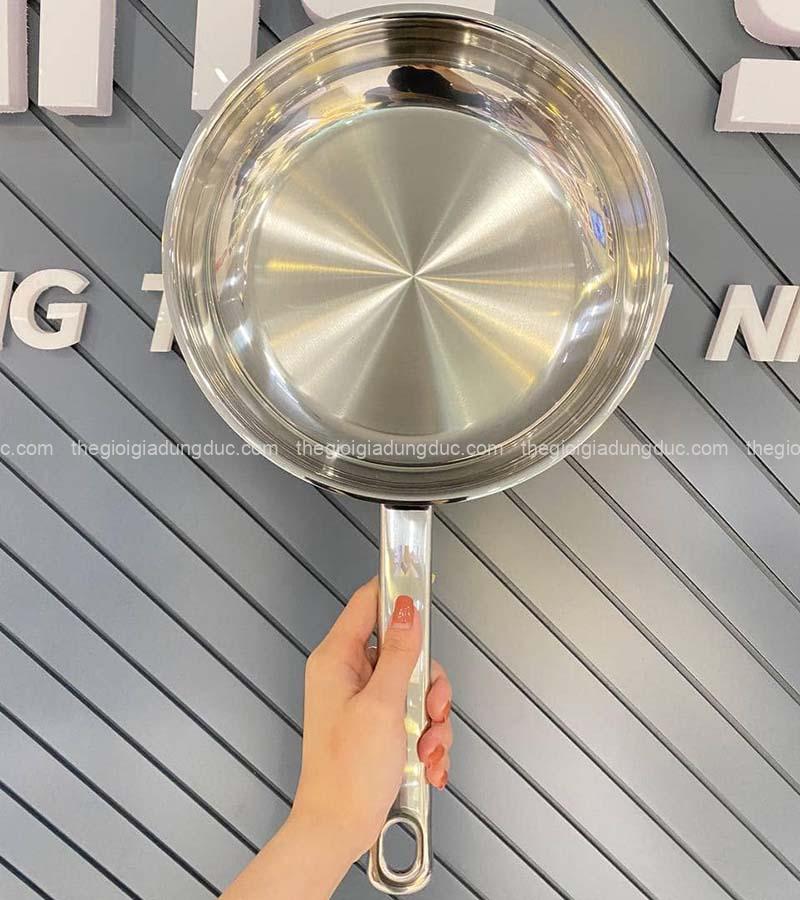 Chảo thép inox lòng trơn WMF Flanne