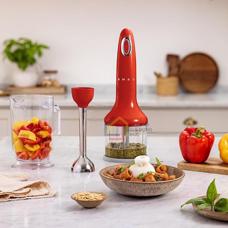 may-xay-cam-tay-smeg-hbf03-1 Máy xay cầm tay Smeg HBF03