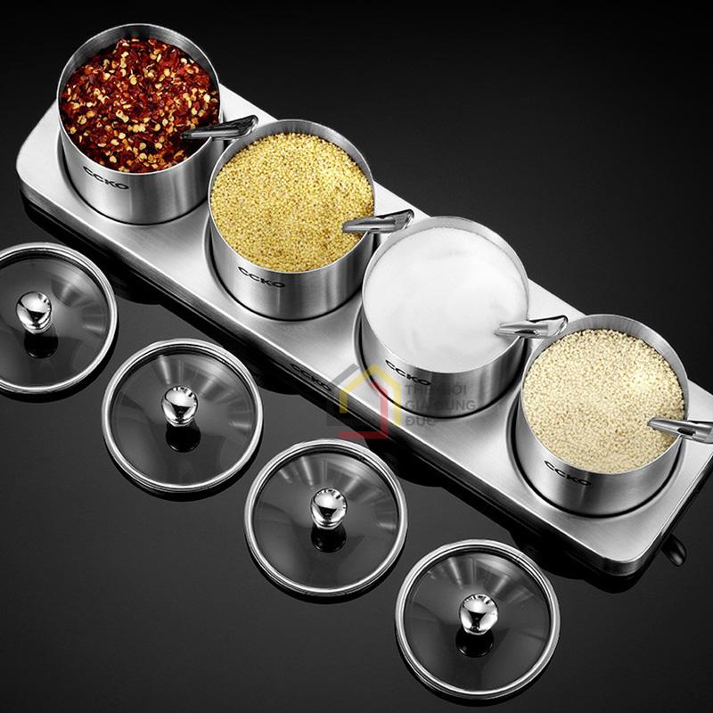 set-4-hu-dung-gia-vi-inox-304-ccko-nap-thuy-tinh-kem-khay2 Set 4 hũ đựng gia vị inox 304 CCKO nắp thủy tinh kèm khay