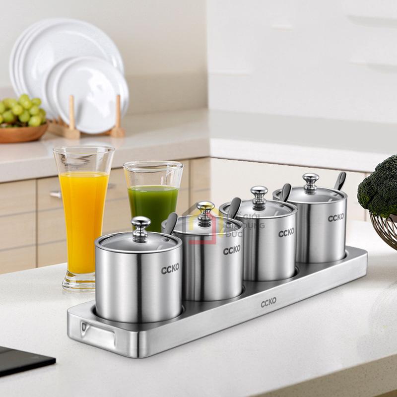 set-4-hu-dung-gia-vi-inox-304-ccko-nap-thuy-tinh-kem-khay6 Set 4 hũ đựng gia vị inox 304 CCKO nắp thủy tinh kèm khay