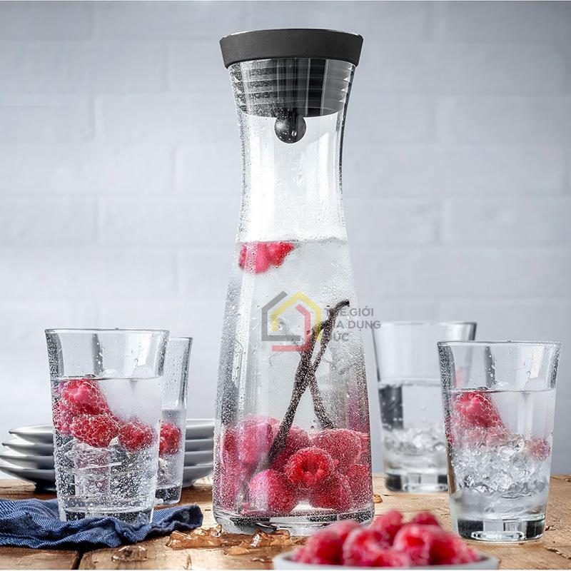 set-binh-4-coc-thuy-tinh-wmf-basic-binh-1l-4-coc-250ml10 Set bình + 4 cốc thủy tinh WMF Basic (Bình 1L + 4 cốc 250ml)