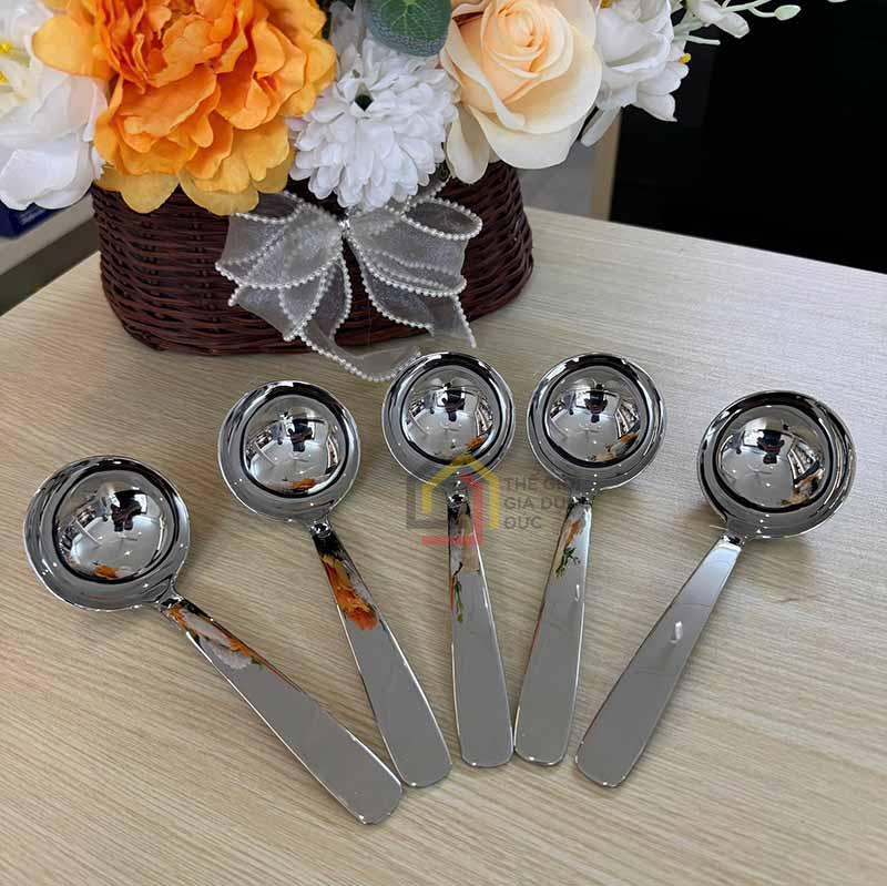 muoi-muc-canh-smeg-19cm Muôi múc canh Smeg 19cm