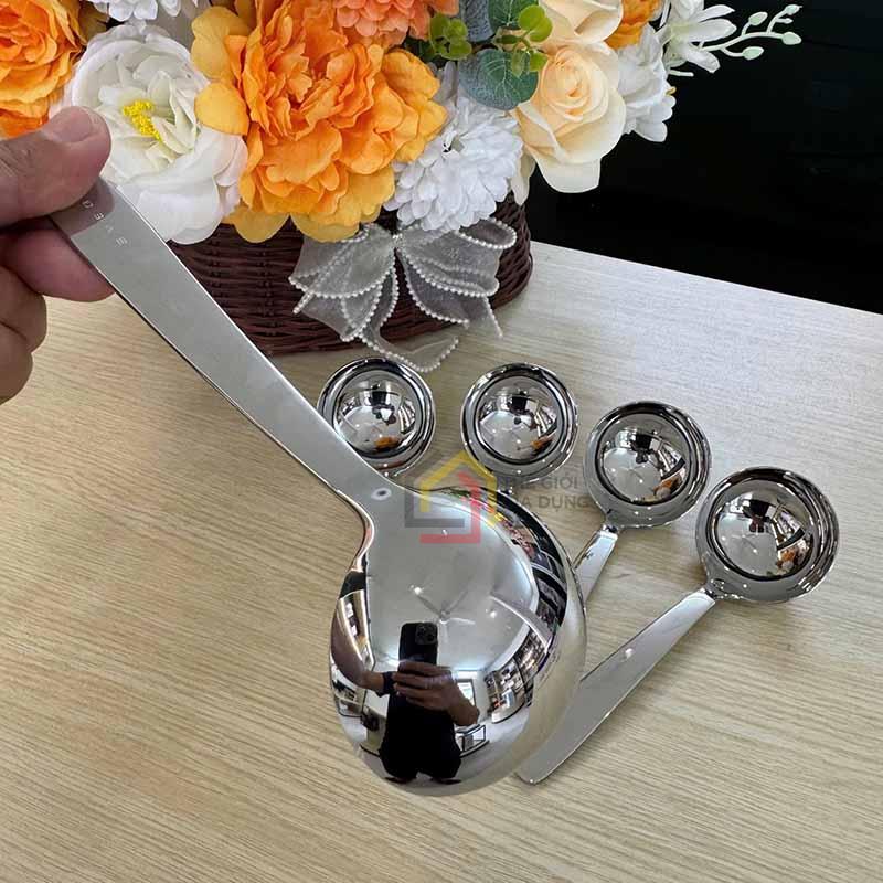 muoi-muc-canh-smeg-19cm2 Muôi múc canh Smeg 19cm