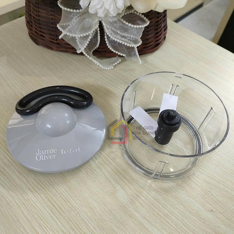 may-cat-rau-cu-hanh-toi-va-cac-loai-hat-bat-tay-tefal-jamie-oliver3 Máy cắt rau củ, hành tỏi và các loại hạt bắt tay Tefal Jamie Oliver